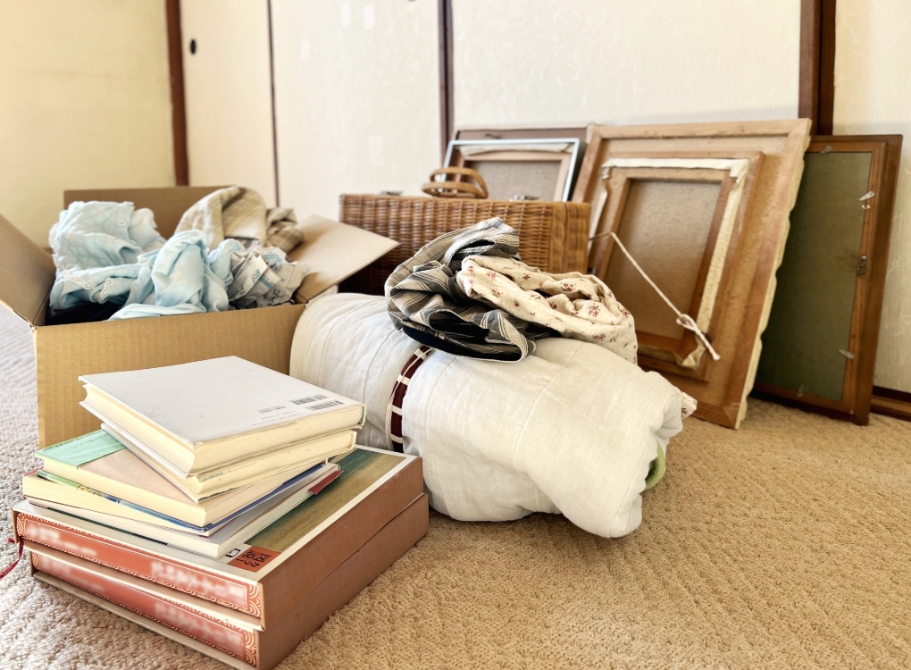 必要な物と不用品を丁寧に仕分け