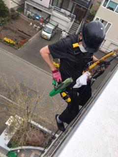 札幌市内某所にて、ガラス清掃を行いました。